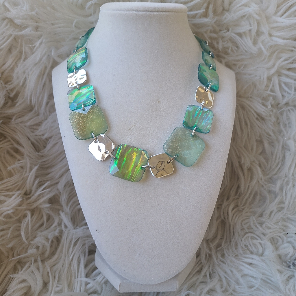 Gloria Vanderbilt Green And Silver Toned Necklace- Great Condition